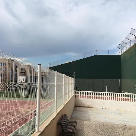 Primera Linea De Playa Piscina Y Pista De Tenis