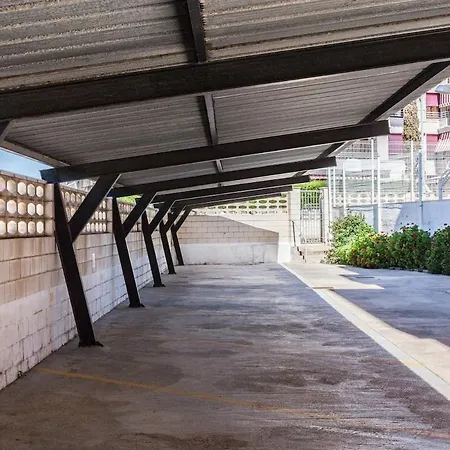 Primera Linea De Playa Piscina Y Pista De Tenis
