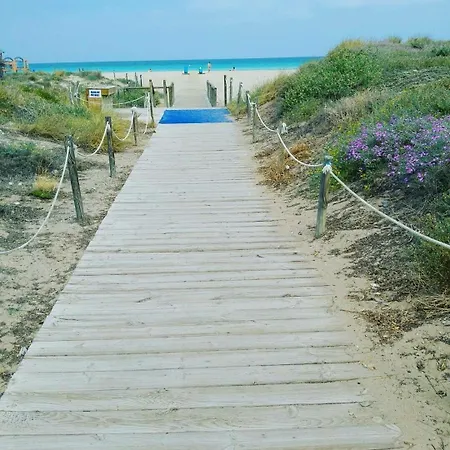 Primera Linea De Playa Piscina Y Pista De Tenis Apartment *